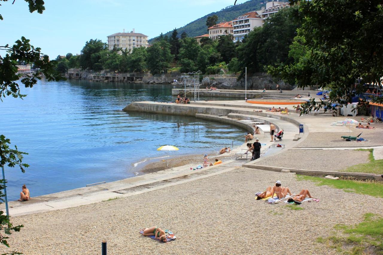 Family Friendly Apartments With A Swimming Pool Lovran, Opatija - 14178 エクステリア 写真