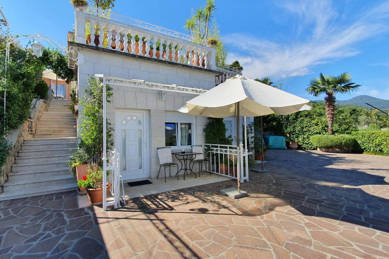 Family Friendly Apartments With A Swimming Pool Lovran, Opatija - 14178 エクステリア 写真